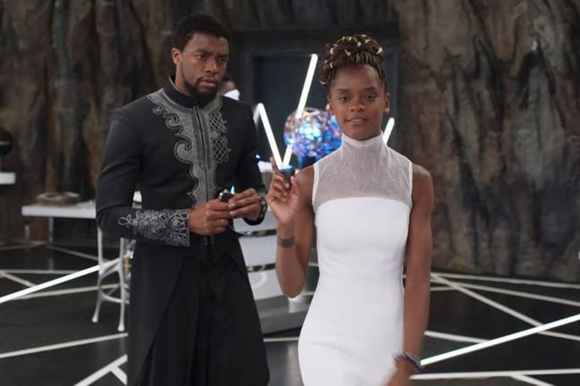 Boseman e Letitia Wright em Black Panther.  Crédito: Marvel / Disney